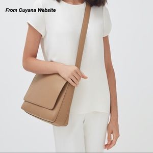 EUC: CUYANA MESSENGER BAG IN CAPPUCCINO (13”)